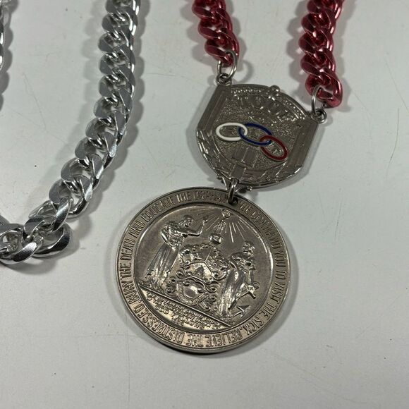 Vintage Oddfellows IOOF‎ FLT Inside Guardian Medallion Aluminum Necklace Cord - Picture 1 of 3